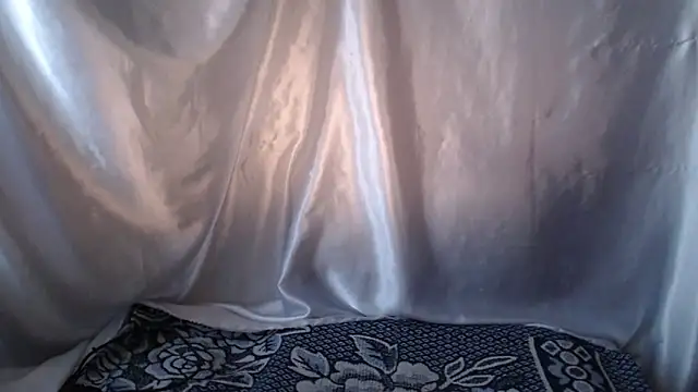 Burberrry  online show from April 24, 3:31 am