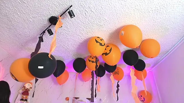 SALOOMEE   online show from October 31, 11:11 am