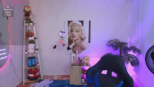 Snapshot of SALOOMEE__ chatting on February 13, 10:55 am SALOOMEE online show from February 13, 10:55 am