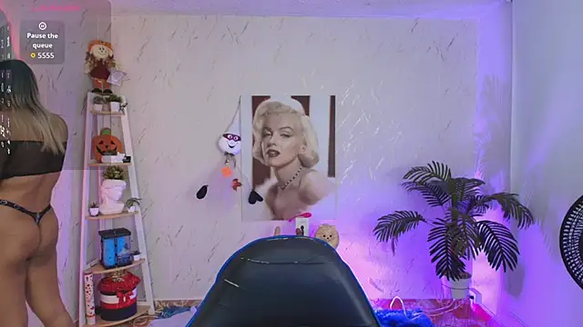 Snapshot of SALOOMEE__ chatting on February 23, 10:12 am SALOOMEE online show from February 23, 10:12 am