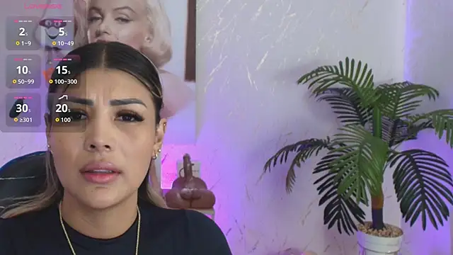 Snapshot of SALOOMEE__ chatting on March 17, 2:20 pm SALOOMEE online show from March 17, 2:20 pm