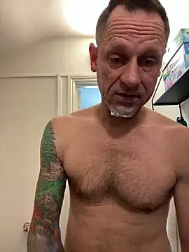 Snapshot of Yourhotboy_42 chatting on May 3, 12:55 pm Yourhotboy 42 online show from May 3, 12:55 pm