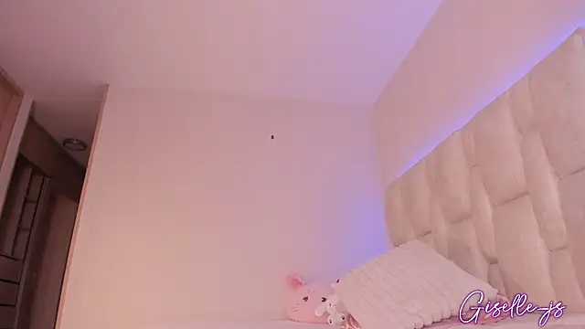 giselle js online show from November 29, 7:39 pm