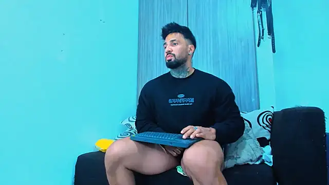 Snapshot of naugthy_dominant chatting on October 3, 8:28 pm naugthy dominant online show from October 3, 8:28 pm