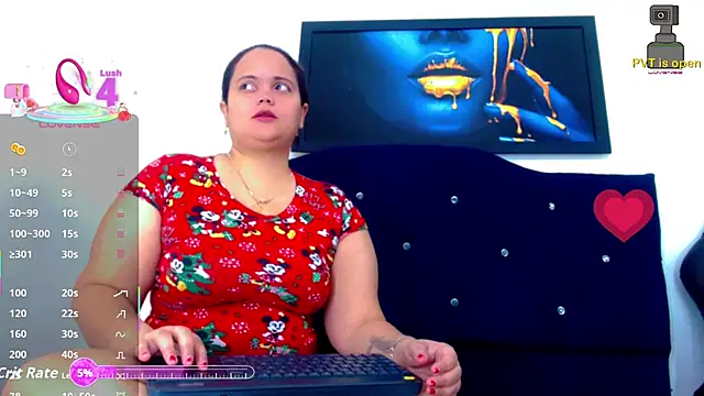 Snapshot of brunnette_hot chatting on November 1, 11:01 am brunnette hot online show from November 1, 11:01 am