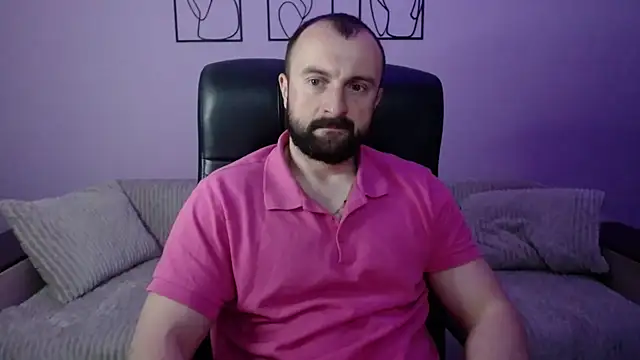 brindlefly6969 online show from May 11, 10:32 am