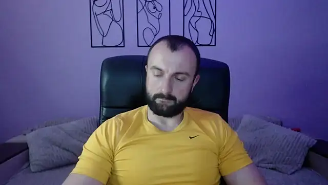 brindlefly6969 online show from May 16, 10:23 am