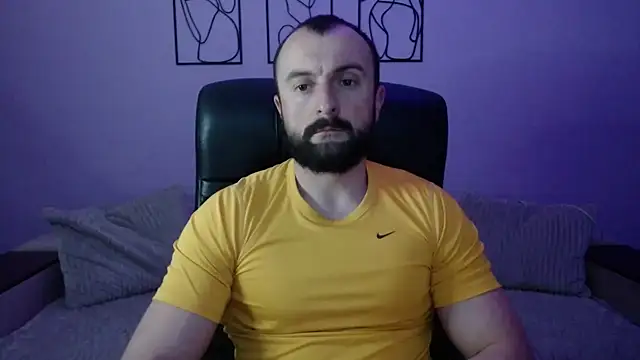 brindlefly6969 online show from May 18, 10:32 am
