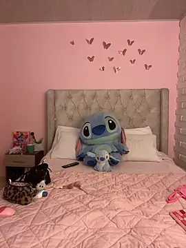 pamell col online show from December 3, 9:01 pm