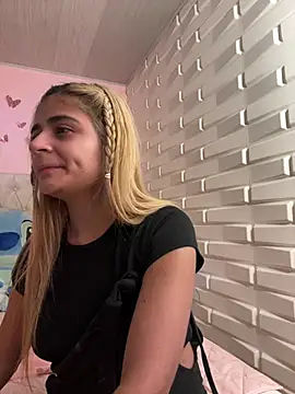 pamell col online show from December 12, 1:43 am