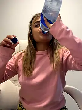 pamell col online show from October 5, 8:29 pm