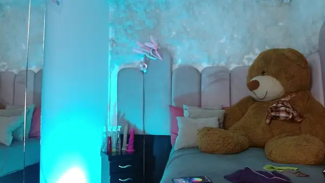 puca ebony online show from November 3, 12:28 pm