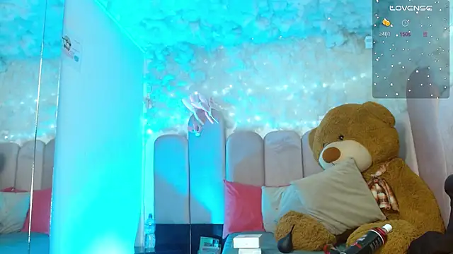 puca ebony online show from November 20, 7:35 pm