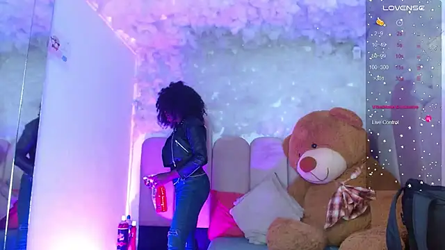 puca ebony online show from November 29, 7:39 pm