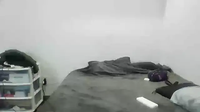 Snapshot of Iliketocooksquirt25 chatting on September 24, 1:09 am Iliketocooksquirt25 online show from September 24, 1:09 am