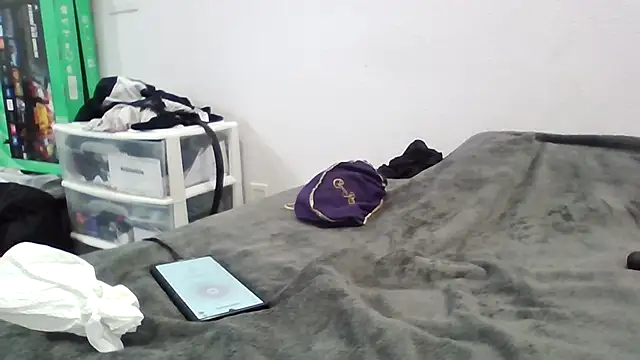 Snapshot of Iliketocooksquirt25 chatting on October 4, 12:58 pm Iliketocooksquirt25 online show from October 4, 12:58 pm