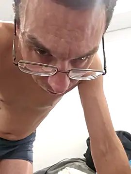 Snapshot of Iliketocooksquirt25 chatting on October 6, 11:35 pm Iliketocooksquirt25 online show from October 6, 11:35 pm