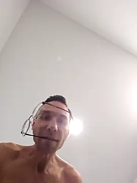 Iliketocooksquirt25 online show from November 14, 11:35 pm