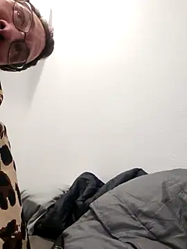 Iliketocooksquirt25 online show from April 29, 8:18 am