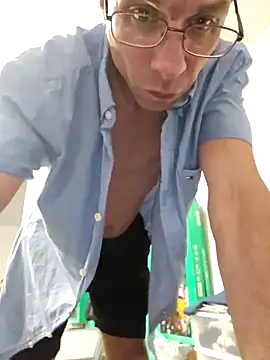 Iliketocooksquirt25 online show from May 9, 6:18 am