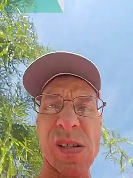 Iliketocooksquirt25 online show from May 17, 11:23 pm