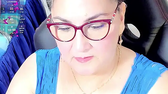 Snapshot of cataleya_mom chatting on October 5, 1:04 am cataleya mom online show from October 5, 1:04 am