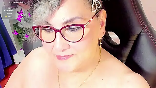 Snapshot of cataleya_mom chatting on November 2, 9:28 pm cataleya mom online show from November 2, 9:28 pm