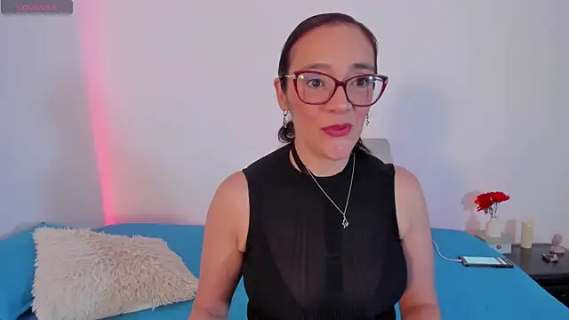 Jessica Herrera  online show from April 28, 9:53 pm