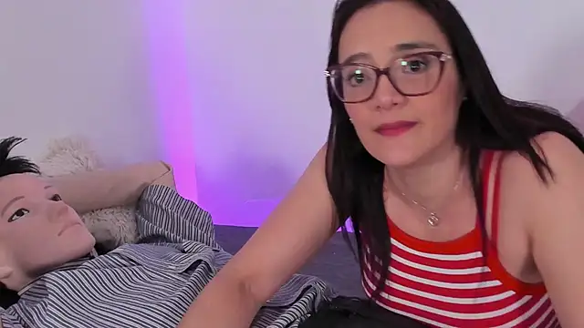 Jessica Herrera  online show from May 19, 9:32 pm
