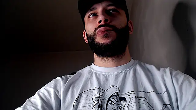 Snapshot of henryaxe chatting on February 19, 11:17 am henryaxe online show from February 19, 11:17 am