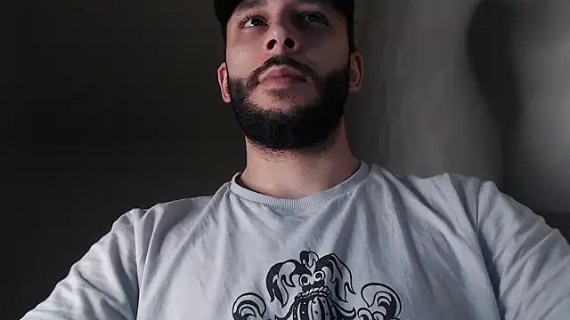 Snapshot of henryaxe chatting on March 7, 9:28 am henryaxe online show from March 7, 9:28 am