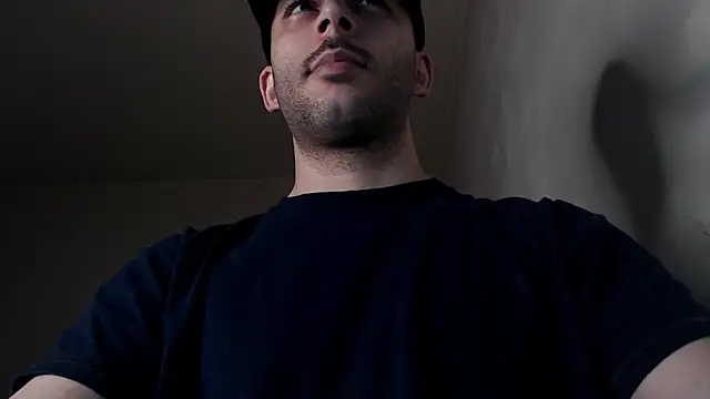 Snapshot of henryaxe chatting on March 15, 11:05 am henryaxe online show from March 15, 11:05 am