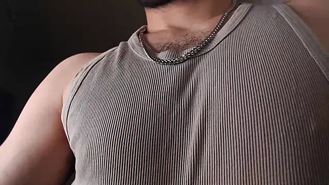 Snapshot of henryaxe chatting on March 27, 9:53 am henryaxe online show from March 27, 9:53 am