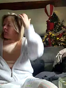 lady charlyne online show from December 7, 9:28 am