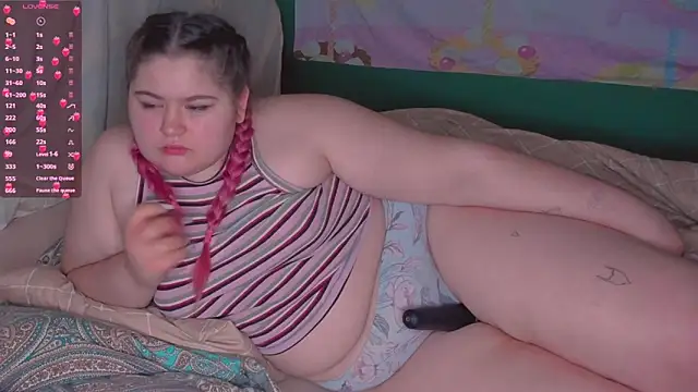 Snapshot of Freakcute_ chatting on March 17, 8:30 pm Freakcute online show from March 17, 8:30 pm