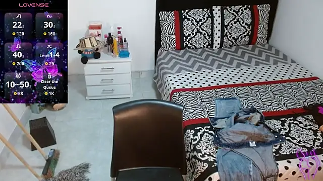 soniafuckboobs online show from November 19, 1:00 pm