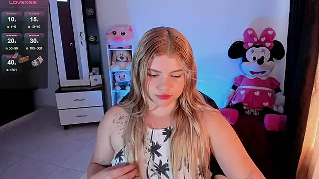 chloejones   online show from February 25, 6:53 pm