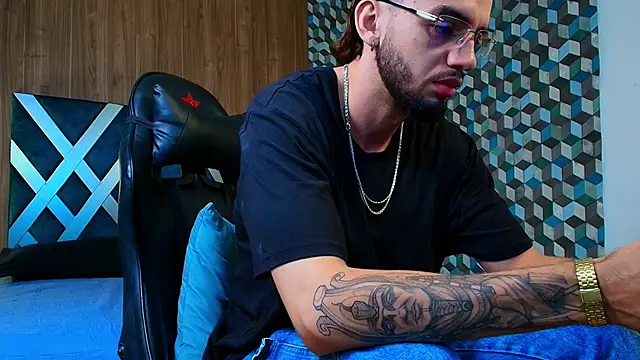 Michael magno online show from October 15, 6:41 pm