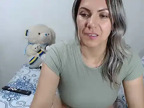 Chantal hott online show from December 13, 2:43 am