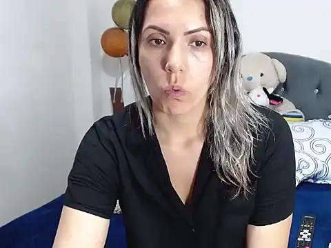 Chantal hott online show from December 18, 8:47 pm