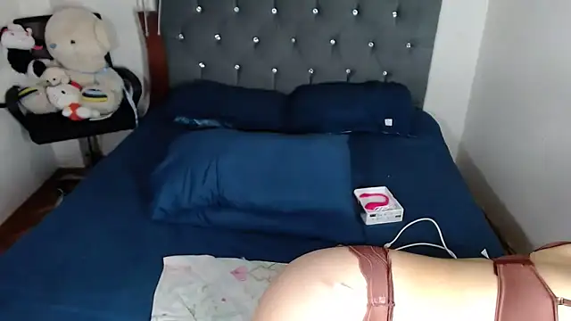 Snapshot of Chantal_hott chatting on March 3, 9:21 pm Chantal hott online show from March 3, 9:21 pm