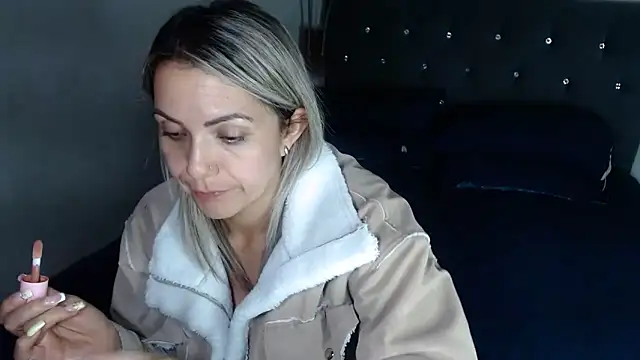 Snapshot of Chantal_hott chatting on March 8, 2:04 am Chantal hott online show from March 8, 2:04 am