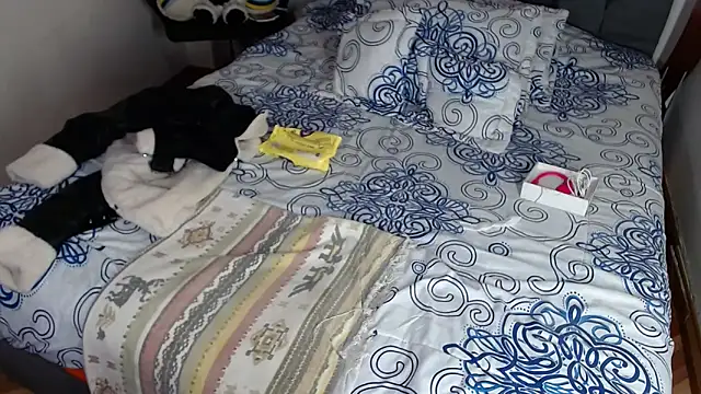 Snapshot of Chantal_hott chatting on March 19, 8:35 pm Chantal hott online show from March 19, 8:35 pm