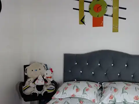 Snapshot of Chantal_hott chatting on March 24, 7:19 pm Chantal hott online show from March 24, 7:19 pm