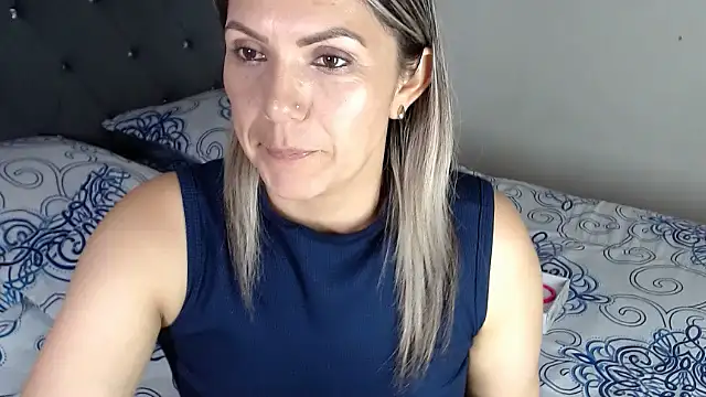 Snapshot of Chantal_hott chatting on April 22, 7:48 pm Chantal hott online show from April 22, 7:48 pm
