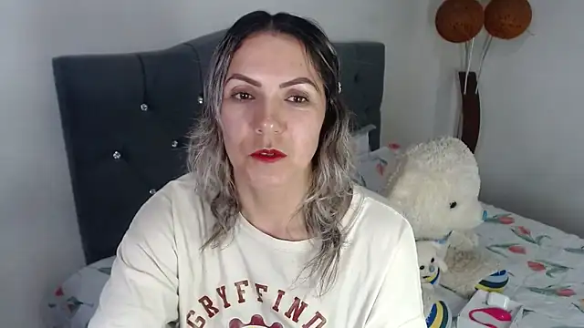 Snapshot of Chantal_hott chatting on May 9, 9:31 pm Chantal hott online show from May 9, 9:31 pm