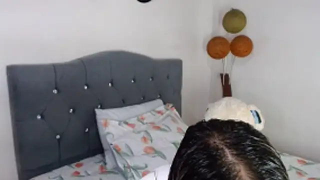 Snapshot of Chantal_hott chatting on May 10, 8:47 pm Chantal hott online show from May 10, 8:47 pm