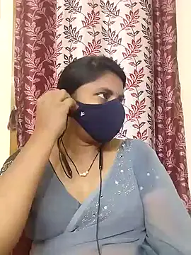 Snapshot of Indian-Indhuja chatting on December 10, 2:27 am Indian-Indhuja online show from December 10, 2:27 am