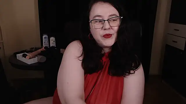 Snapshot of poshmistress chatting on December 14, 6:45 pm poshmistress online show from December 14, 6:45 pm