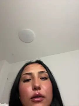 Snapshot of Coco-Love chatting on February 21, 10:15 pm Coco-Love online show from February 21, 10:15 pm